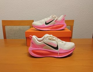 Nike Vomero 18 Mujer Rosa/Blanco
