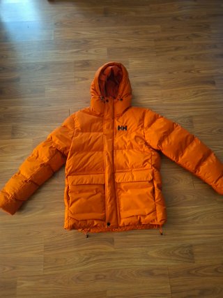 Abrigo Helly Hansen naranja plumífero