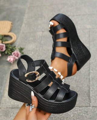 Sandalias de plataforma negras nuevas