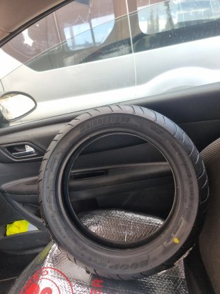 Neumático Bridgestone Hoop B03 120/80 r14