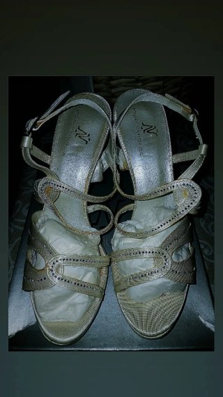 Sandali eleganti oro mai indossati