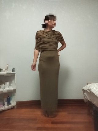 Vestido largo elegante verde oliva