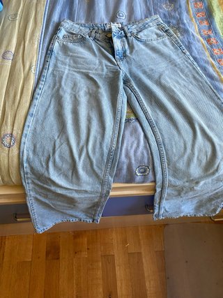 Pantalón vaquero ancho estrellas