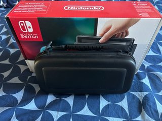 Nintendo Switch + Accesorios + Funda