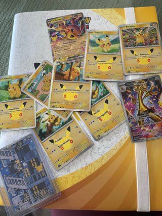 Colección Cartas Pokémon Pikachu y Gholdengo