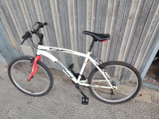 Bicicleta Montaña Blanca y Roja