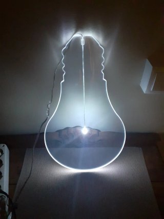 Lámpara LED con forma de bombilla