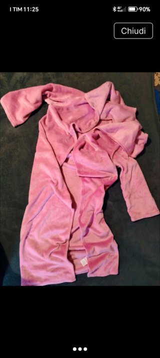 Coperta in pile rosa con maniche