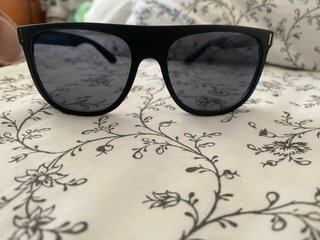 Gafas de sol negras