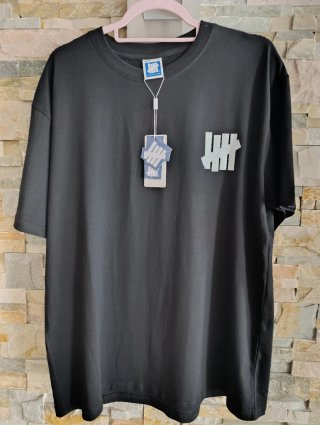 Camiseta Undefeated Negra