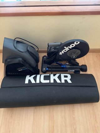 Rodillo Wahoo KICKR, Ventilador y Alfombra
