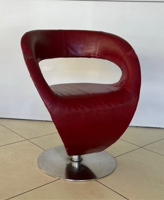 Sillas rojas de cuero (16 unidades)