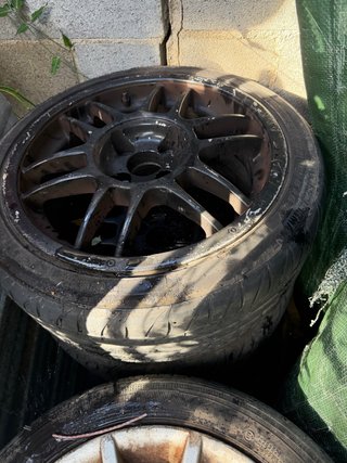 Llantas con neumáticos