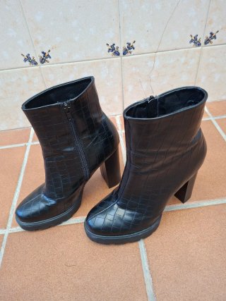 Botines de mujer negros con tacón