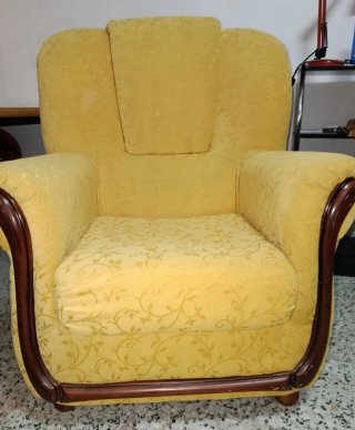 Sillón Amarillo con Estampado