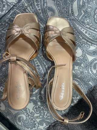 Sandalias Flyfor de tacón