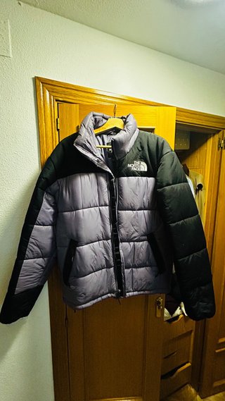 Abrigo The North Face Morado y Negro