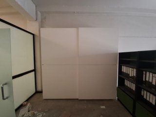 Armario blanco de madera