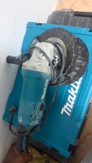 Esmeriladora Makita