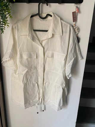 Camisa Zara blanca con encaje