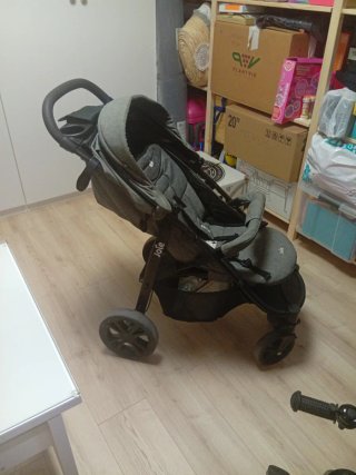 Silla de paseo Joie gris