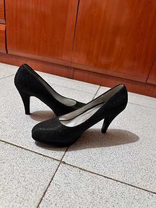 Tacones Negros con Brillo
