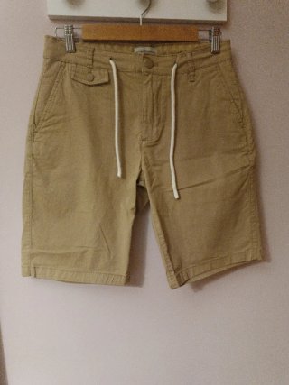 Pantalón corto beige