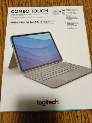 Logitech Combo Touch per iPad Pro 11