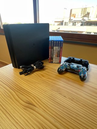 Sony PlayStation 4 Slim, 2 mandos y 6 juegos