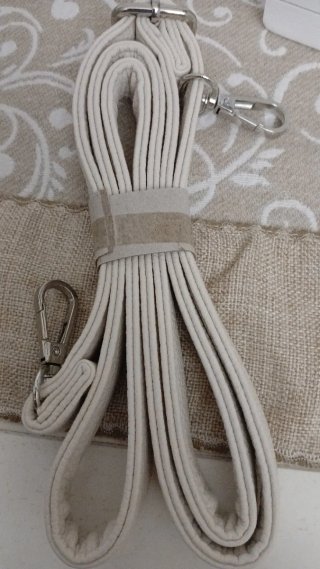 Cintura borsa beige con moschettoni