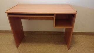 Mesa de estudio de madera