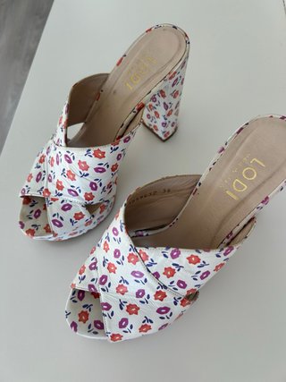 Sandalias Lodi Talla 38 en piel