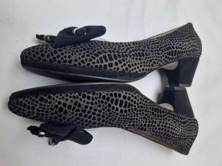 Zapatos de tacón ante y piel, talla 36.5