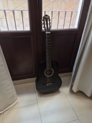 Guitarra Española Max con funda, afinador