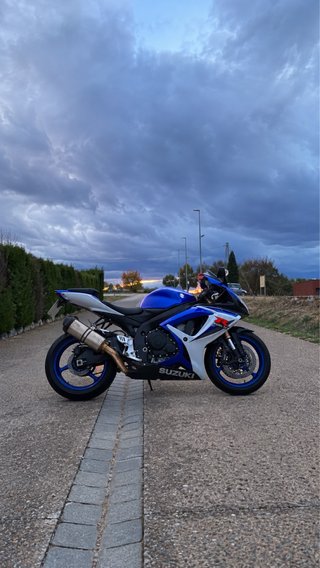 Suzuki GSX-R K7 600cc