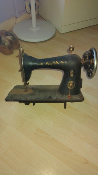 Máquina de coser vintage Alfa