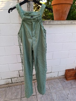 Pantalón de peto verde