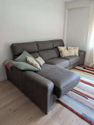 Sofá chaiselongue con arcon