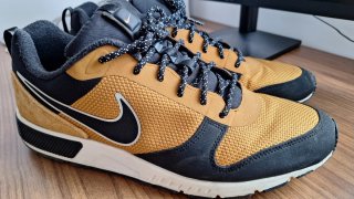 Zapatillas Nike Marrón y Negro