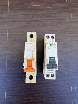 Magnetotérmicos Siemens y Schneider C25