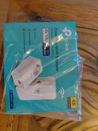 TP-Link Powerline Wi-Fi Extender AV1000