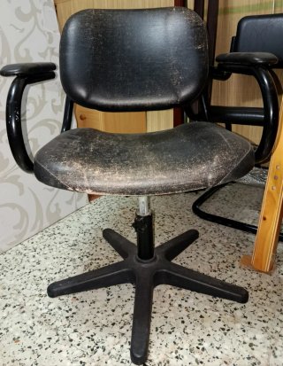 Sillón de escritorio negro