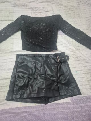 Conjunto Bershka Top y Falda Piel