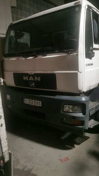 Camion grua Man