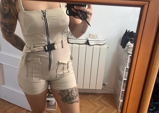 Mono corto de verano beige