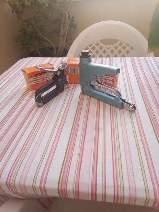 Grapadora Esco para tapizar