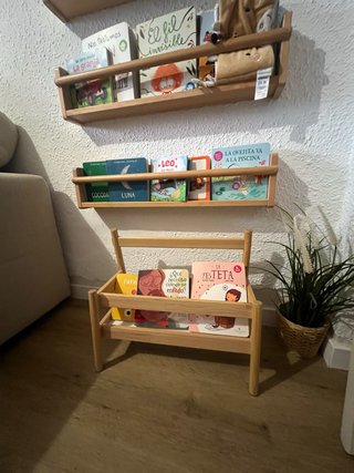 Expositor de libros infantil IKEA Flisat