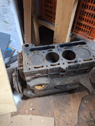 Bloque motor Seat 600 con pistones
