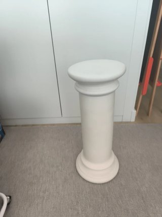 Columna estilo romano blanca