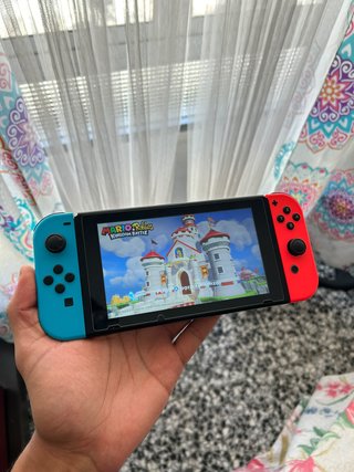 Nintendo Switch + Juego Mario + Rabbids